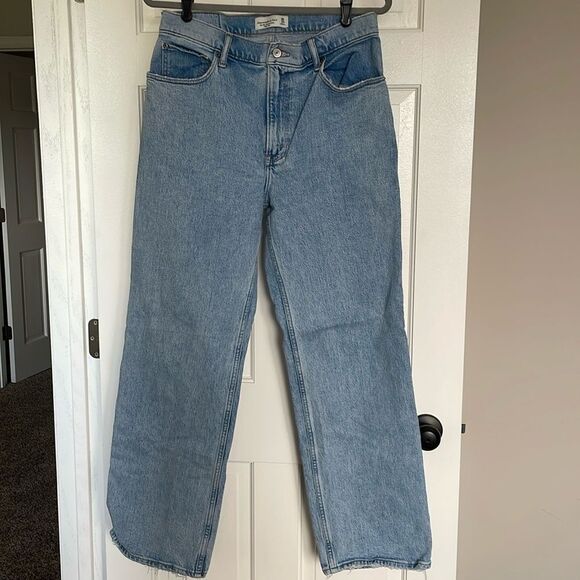 Abercrombie & Fitch The 90s Relaxed Jean High Rise - Picture 1 of 3